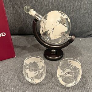 Whiskey decanter with two glasses